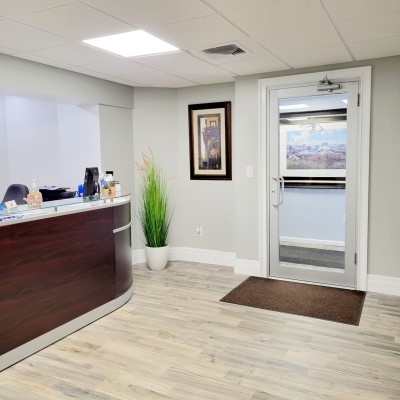 Picture of Commack, NY No-Fault Doctors office reception area.