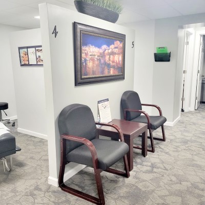Picture of Commack, NY Chiropractic after a car accident waiting area chairs.